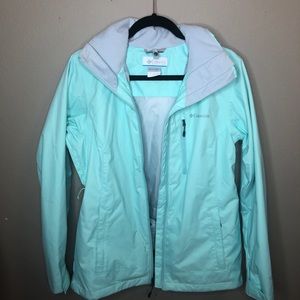 Women’s Columbia rain coat size medium